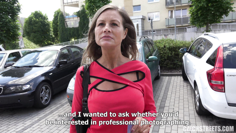 Busty MILF Denisa